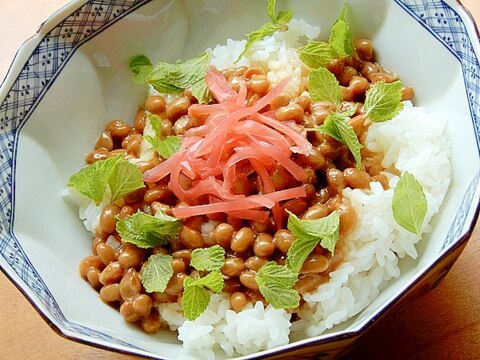 生卵の初心者サンも❤納豆ご飯で♪（めんつゆ＆醤油）